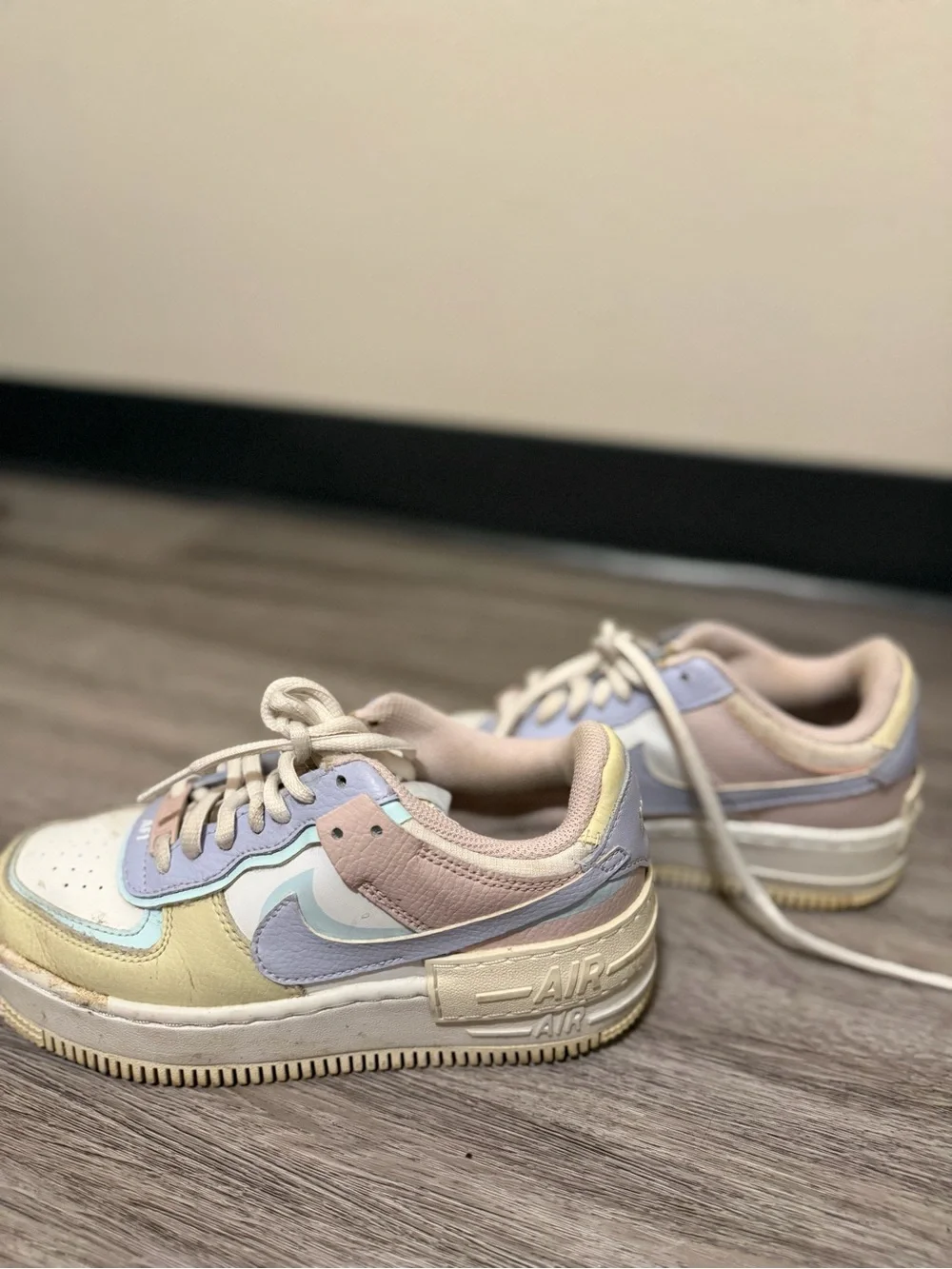 Nike Women's Low-Top Sneakers in Pastel Cream, Lavender & Pale Yellow